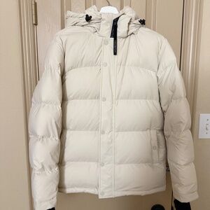 Aritzia Super Puff Matte Pearl Original Size Small